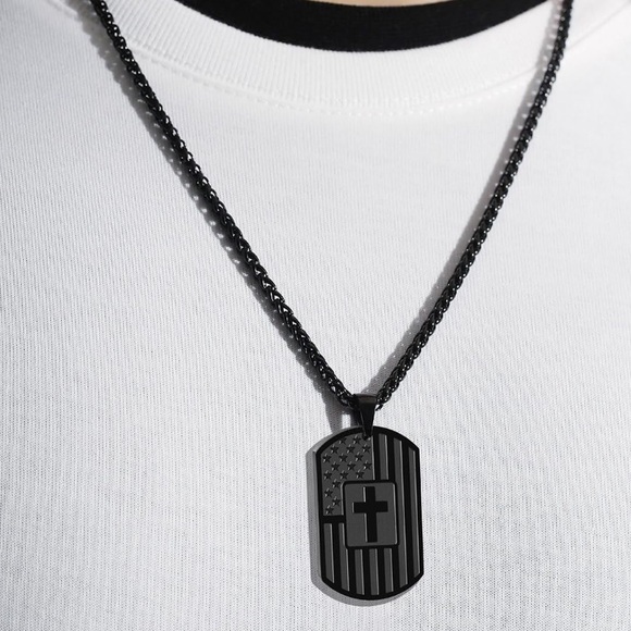 Fear Not Bible Verse Black Dog Tag Necklace - Picture 2 of 6